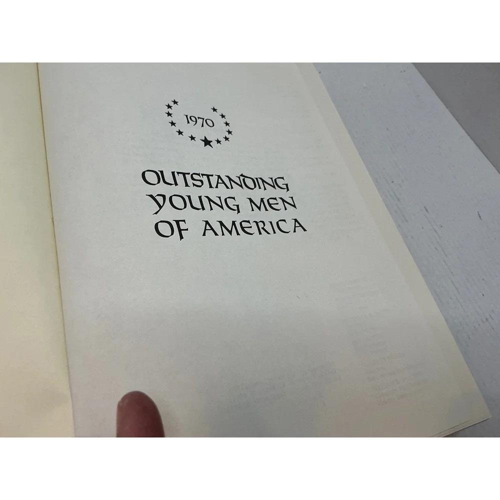 Outstanding Young Men of America 1970 Vintage Hardcover Book Jesse Jackson
